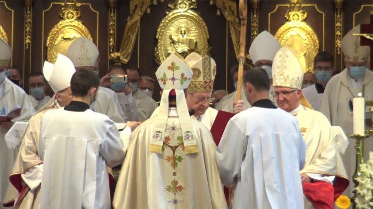 Die Bischofsweihe von Mitja Leskovar fand am 8. August in Ljubljana statt