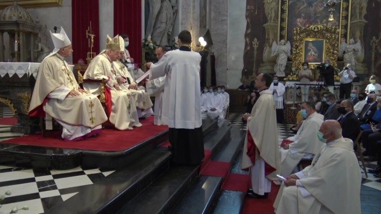 Kardinal Franc Rode postavlja vprašanja pred posvečenjem