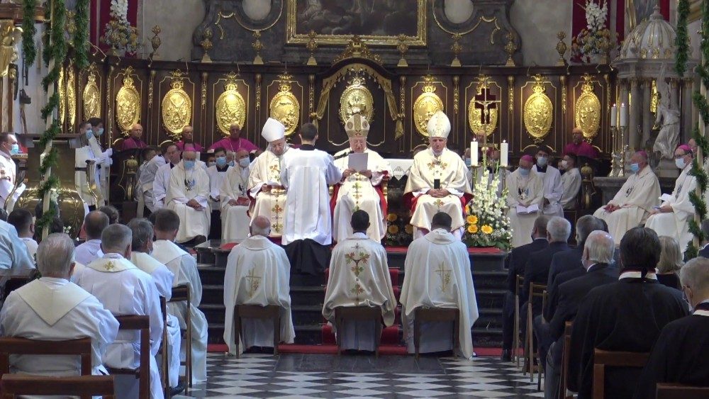 Ordinazione-episcopale-Mitja-Loeskovar-predica-di-cardinale-Rode-2.jpg