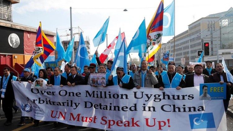 2020.08.11 - Uighur campi- Uyghurs detenti prigionieri Cina