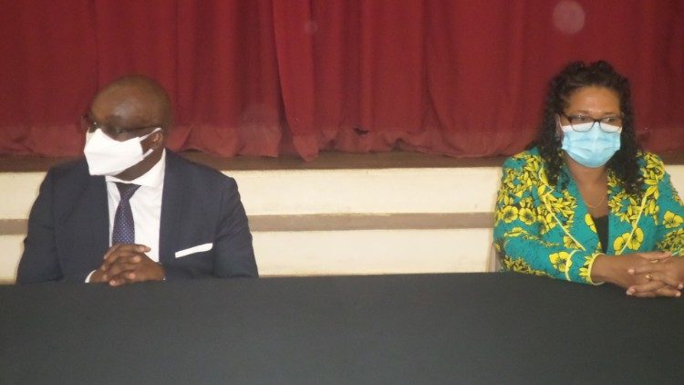 Presidente do Tribunal Supremo de São Tomé e Príncipe, Silva Gravide, e Ministra da Justiça, Ivete Lima