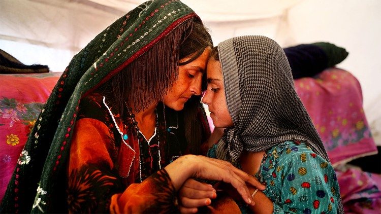 Mother & Daughter in Herat, foto di Emily Garthwaite