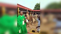 Nigerian-military-at-Mass-in-North-Nigeria.jpg