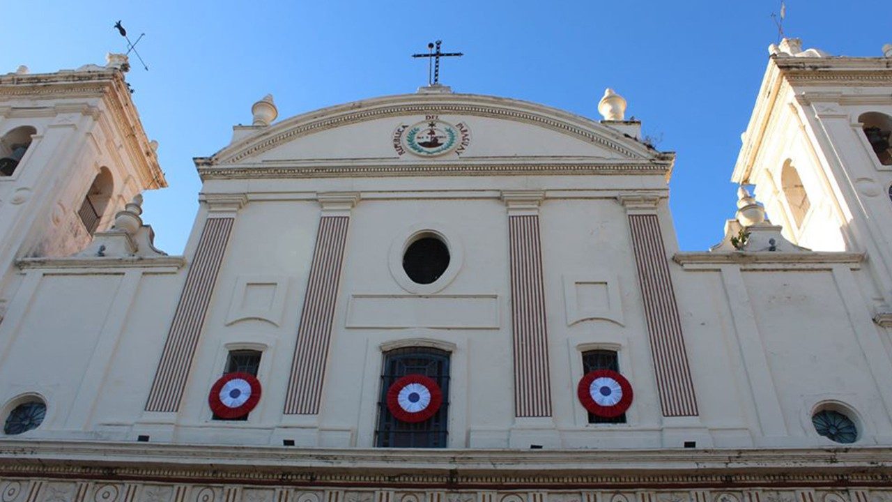 Paraguay. Repudio por actos vandálicos contra la Catedral de Asunción -  Vatican News