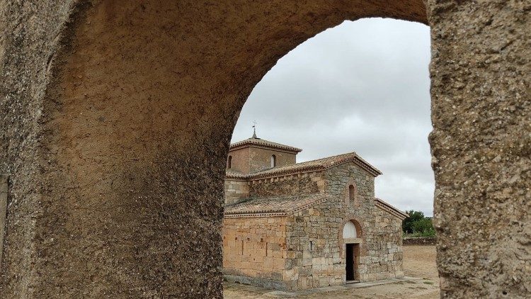 La Iglesia más antigua de la diócesis de Zamora en España, cuidada por el sacerdote padre Millán Núñez Ossorio. Marek Raczkiewicz