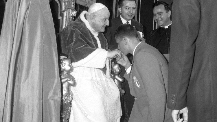 L'udienza di Giovanni XXIII agli atleti dell'Olimpiadi di Roma