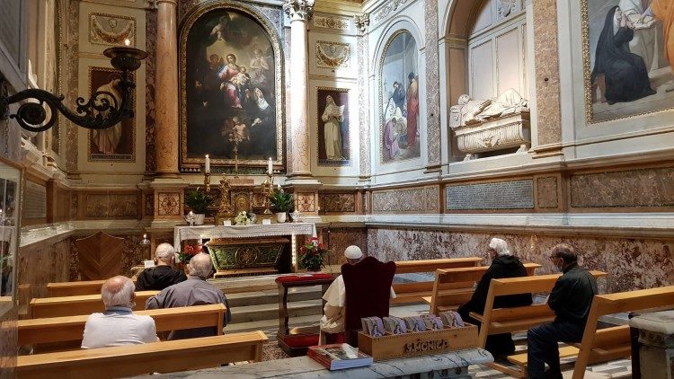 2020.08.28 Papa Francesco visita alla tomba di Santa Monica nella Basilica di Sant'Agostino in Campo Marzio