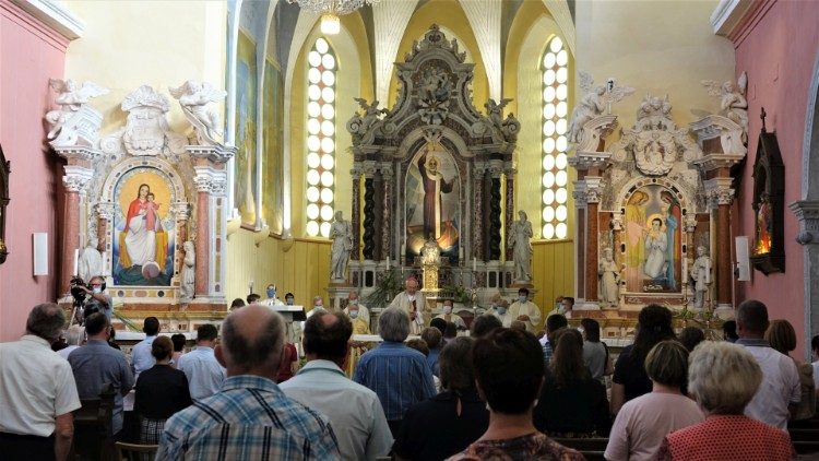 Polonia. Revine din 20 iunie, obligația de a lua parte la Sf. Liturghie duminicală