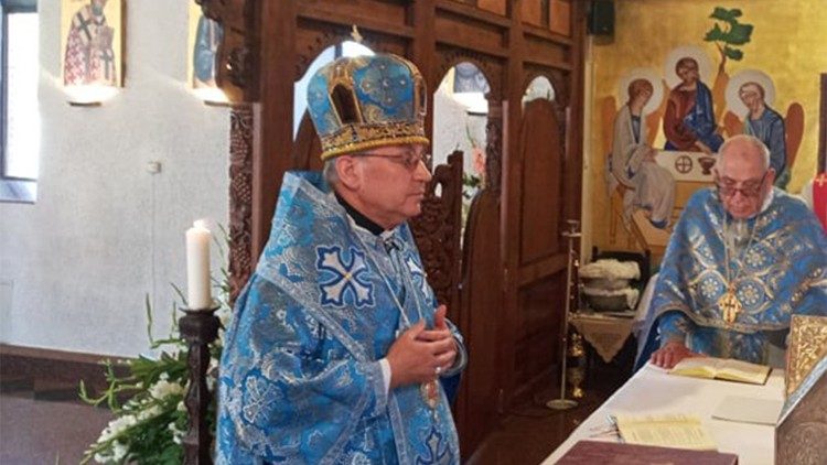 Бискупот Стојанов на света Литургија во Струмица