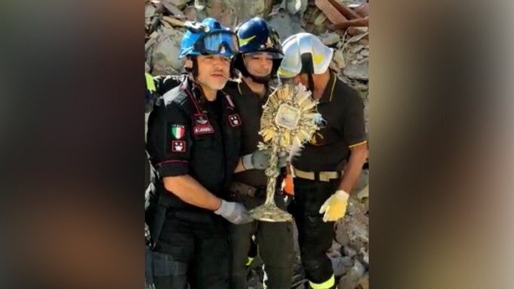 Amatrice: i Carabinieri ritrovano un ostensorio