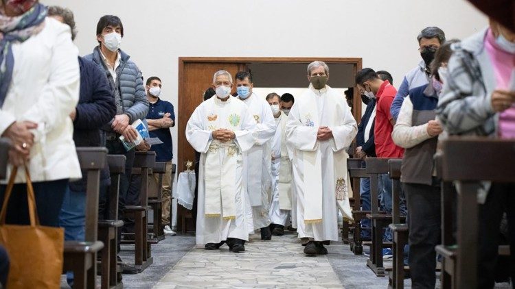 La Iglesia en Uruguay ha abierto las celebraciones a la participación presencial de fieles. (Foto de Iglesia Católica de Montevideo)
