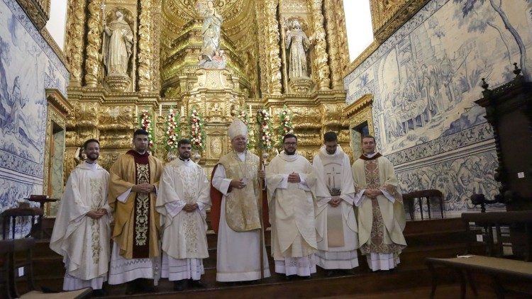 Ordenações sacerdotais em Angra 