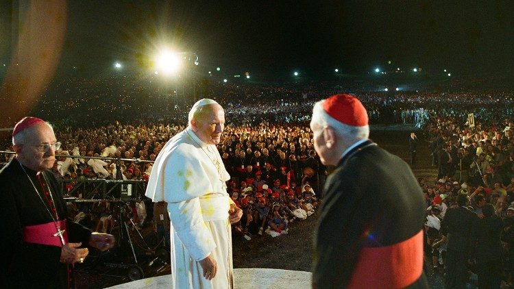 San Giovanni Paolo II incontra i giovani europei il 9 settembre 1995