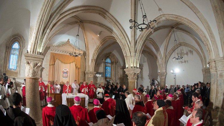 Les ordinaires catholiques de Terre Sainte réunis pour la messe au Cénacle, le 11 septembre. 