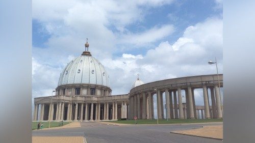 Elfenbeinküste: Größte katholische Kirche der Welt wird 30 Jahre