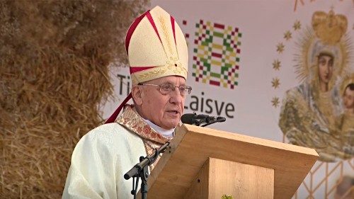 Беларусь: архиепископ Кондрусевич может вернуться на родину