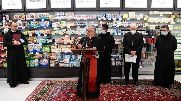 L'intervento del cardinal Giuseppe Bertello, presidente del Governatorato della Città del Vaticano, all'inaugurazione locali rinnovati della Farmacia Vaticana