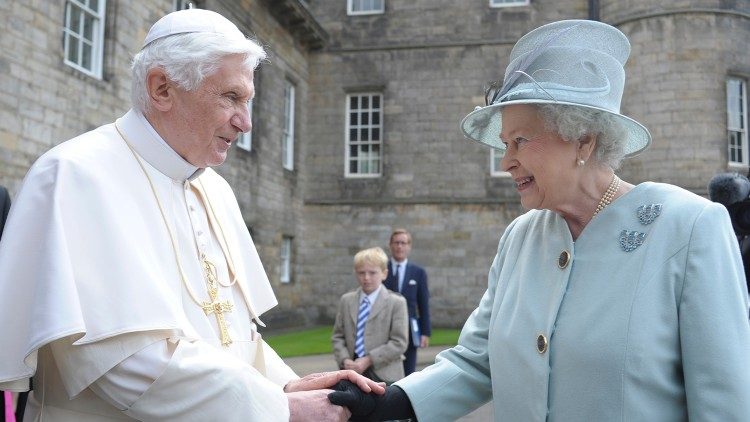 Pope Benedict XVI with Queen Elisabeth II during his vist to Great Britain