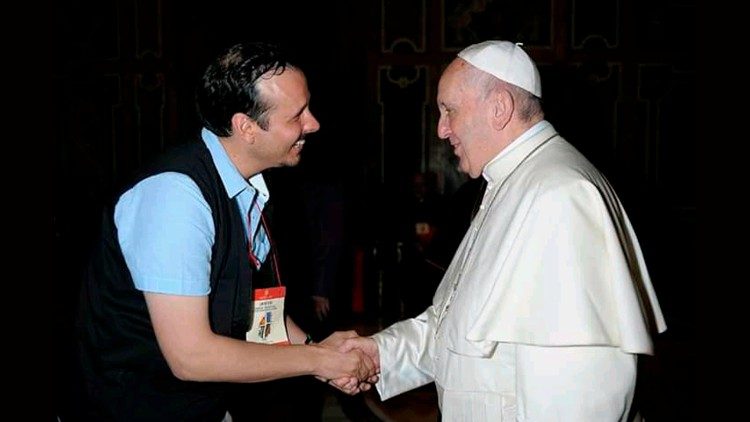 Mauricio López com o Papa Francisco