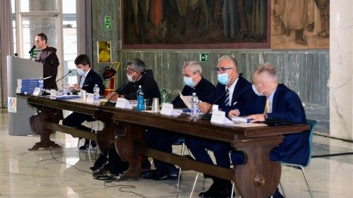 Vatican: création d’un groupe de travail “excommunication des mafias”