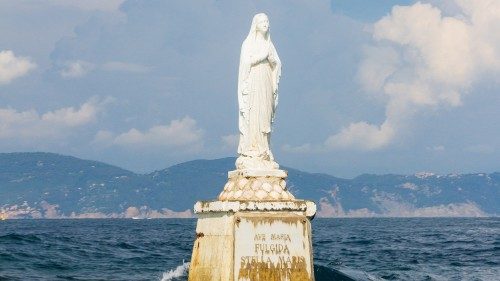 Ватикан призвал уважать достоинство работников моря
