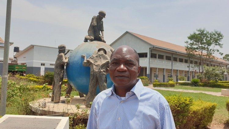 Père Max Senker, SJ, directeur du Collège Technique Mwapusukeni/Lubumbashi/RD Congo
