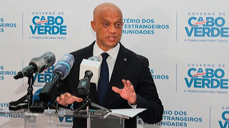 Luis Filipe Tavares, Ministro dos Negócios Estrangeiros e Comunidades de Cabo Verde