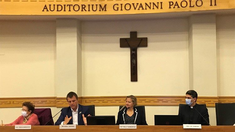 Nigel Topping (2nd right) with other speakers at the Briefing held at the Pontifical Urbania University on 29 September 2020
