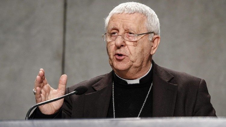 Prefekt Kongregácie pre katolícku výchovu kardinál Giuseppe Versaldi 