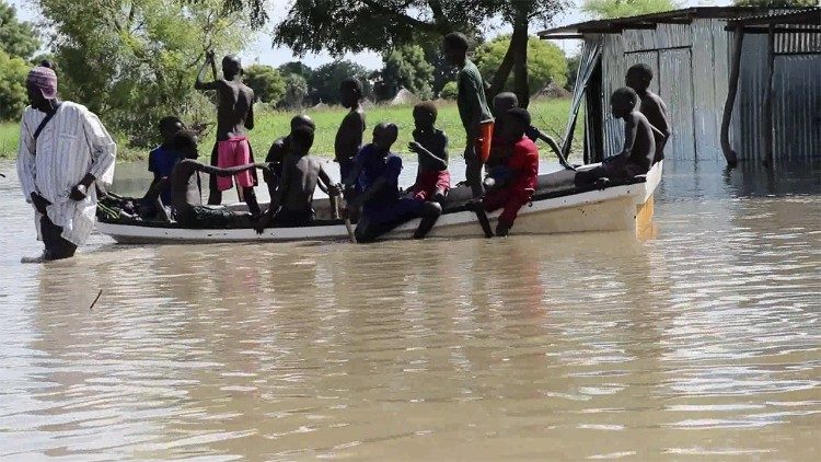 Sud-Sudan-inondazioni-profughi-2020-bambini-3.jpg