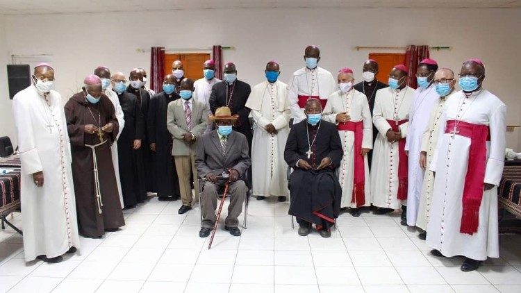 Bispos da CEAST na Vila de Cazombo (Angola)