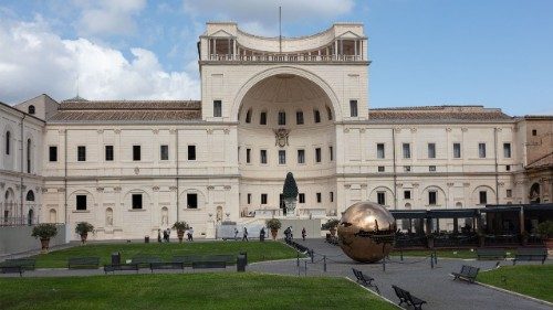 Musei-Vaticani-Nicchione-con-Pigna-1.jpeg