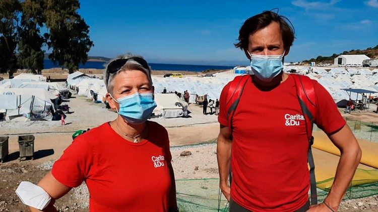 Klaus Schwertner und seine Kollegin Daniela Pamminger im Lager Kara Tepe auf Lesbos