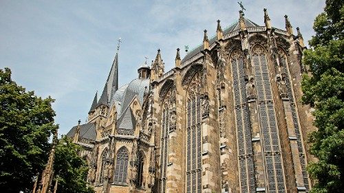 D: Gutachten belastet Aachener Altbischof und Ex-Generalvikar