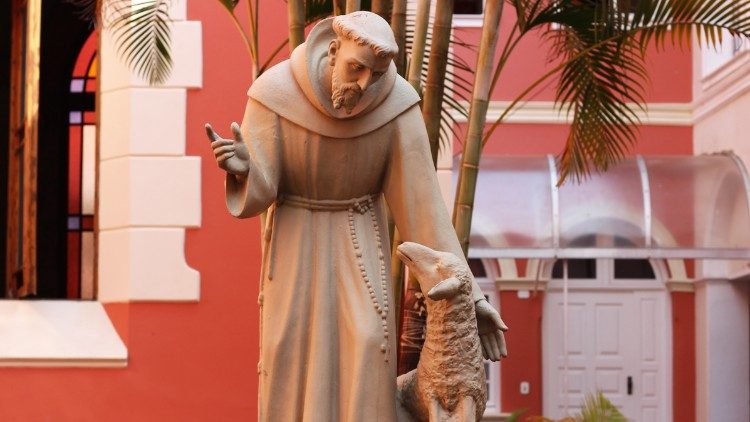 Imagem de São Francisco - Claustro do  Convento do Sagrado Coração de Jesus de Petrópolis (RJ)