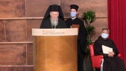 2020.10.21-dottorato-honoris-causa-par-patriarca-Bartolomeo-I-2.jpg
