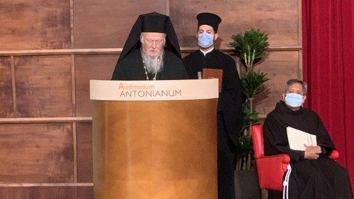 Ekumenický patriarcha Bartolomej prijal čestný doktorát na rímskom Antoniane