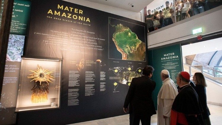 Exposición Mater Amazonia en los Museos Vaticanos.