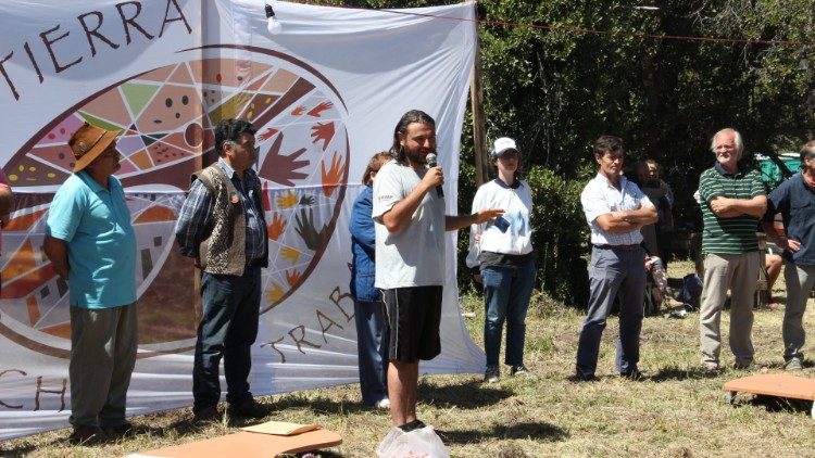 Un momento dell'incontro dei movimenti popolari a Temuco, Cile, nel 2018