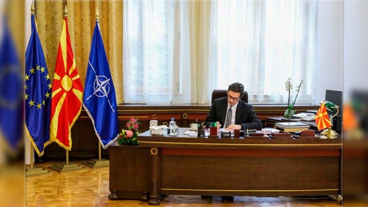 Претседателот Стево Пендаровски упати сочувство по повод смртта на монс. Циримотиќ