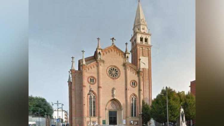 La chiesa del Santi Gervasio e Protasio a Carpenedo di Mestre, dove don Armando è stato parroco per 34 anni