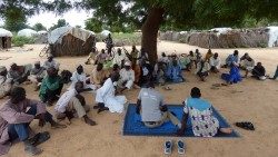 Rifugiati-e-sfollati-nella-diocesi-di-Maroua-MokoloCamerun-9.jpg