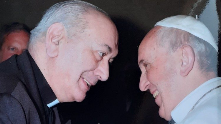 البابا فرنسيس: الأب موتشي خادم أمين وحكيم