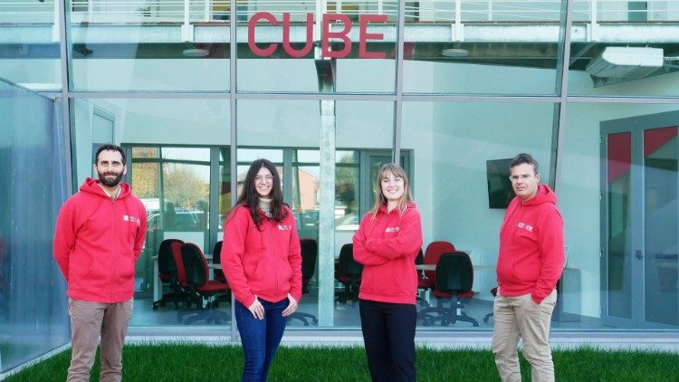 Екипът на университетското радио “Cube Radio"