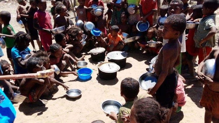 L'association SOS Toliara vient en aide à la population à Madagascar.
