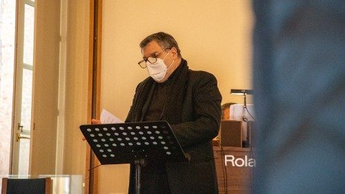 Monsignor Pavan: il canto è il sentimento della liturgia