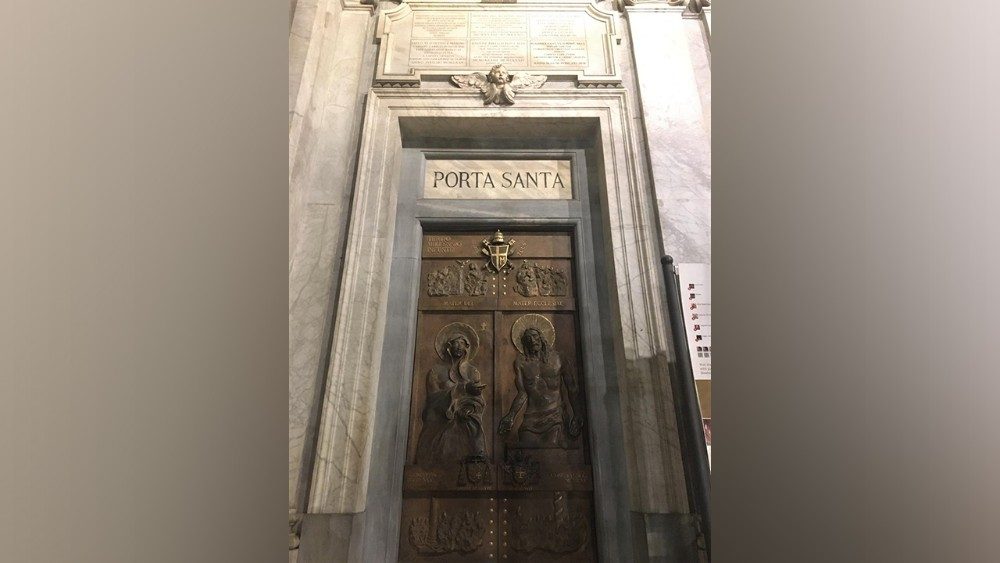 Porte Sainte bénie par Jean-Paul II à l'entrée de la Basilique Sainte-Marie-Majeure. 