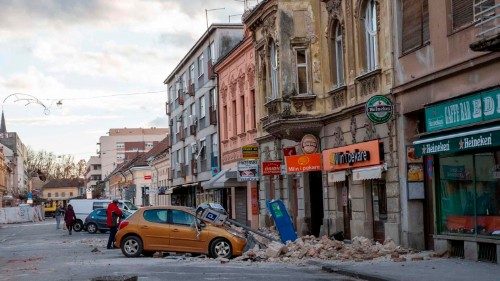 Österreich: Holzhäuser für Kroatiens Erdbebenopfer