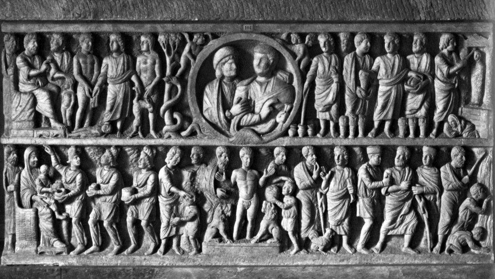 N5 pjesën e poshtme të sarkofagut, Adhurimi i Mbretërve Dijetarë, mermer i bardhë, 325-350, Muzeu Pio Cristiano © Musei Vaticani