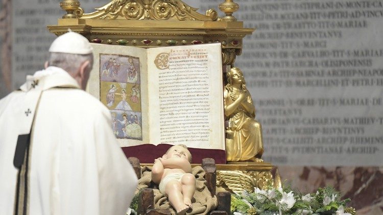 البابا فرنسيس يحتفل بالقداس الإلهي بمناسبة عيد الدنح 